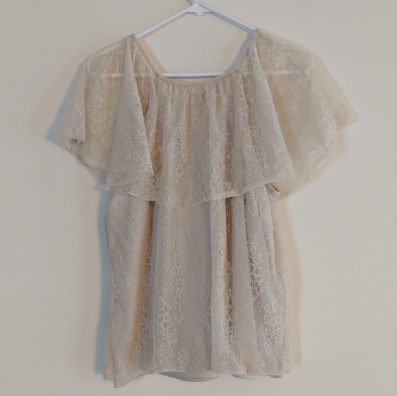 4/$20 ELLE lace top size L - Picture 5 of 6